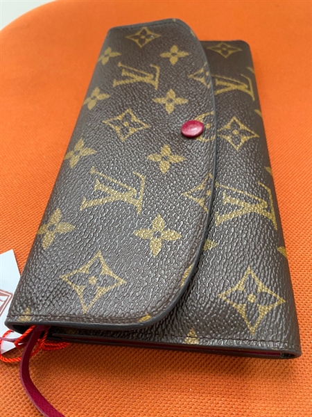 Ví LV Dài Nút Đỏ HOa Nâu+