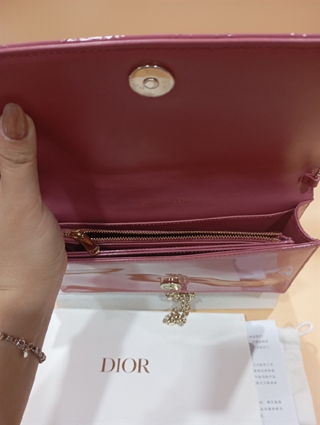 Túi cầm tay Dior màu hồng đất +