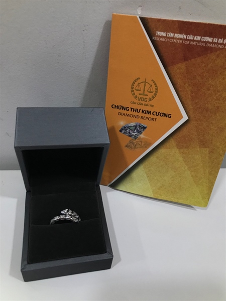 Nhẫn Kim Cương Đầu Rắn 38 viênKG+