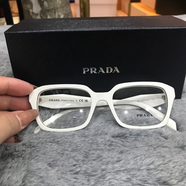 Kính Prada gọng trắng viền đen nhỏ KG+