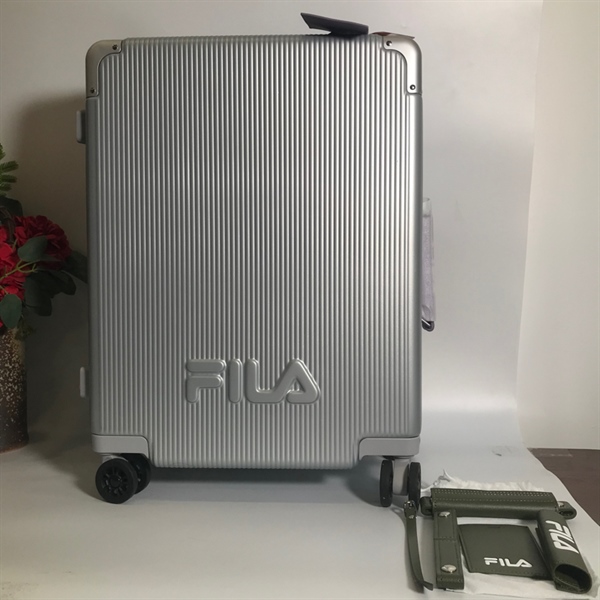 Vali Fila bạc kèm charm KG+