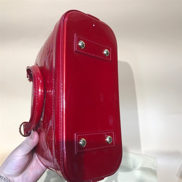 Túi LV Alma đỏ đô có ổ chìa+