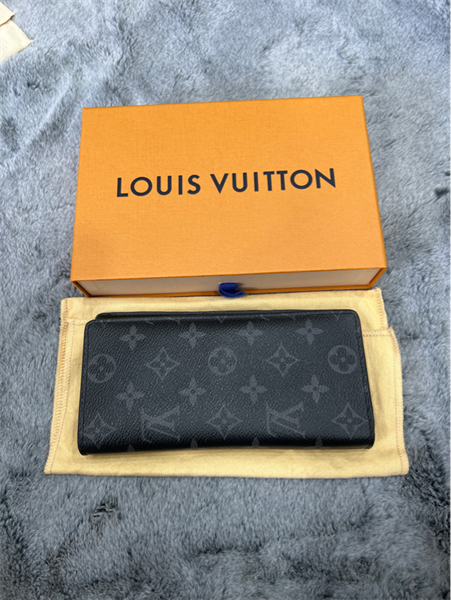 Ví LV dài hoa đen +