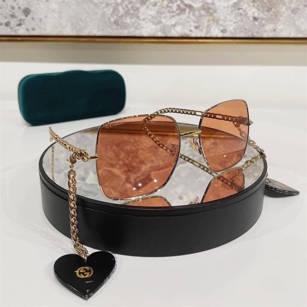Kính Gucci trái tim KG+