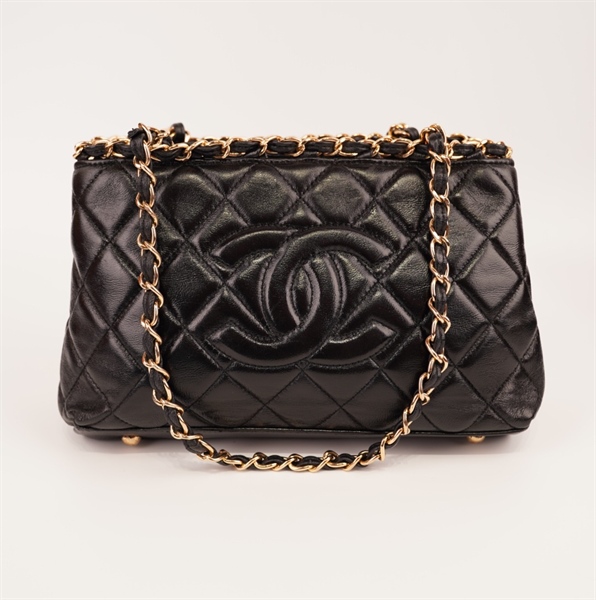 Túi Chanel da bóng miệng viền xích ++