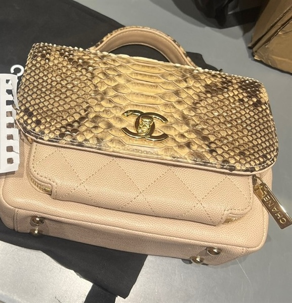 Túi Chanel da trăn màu nude KG+