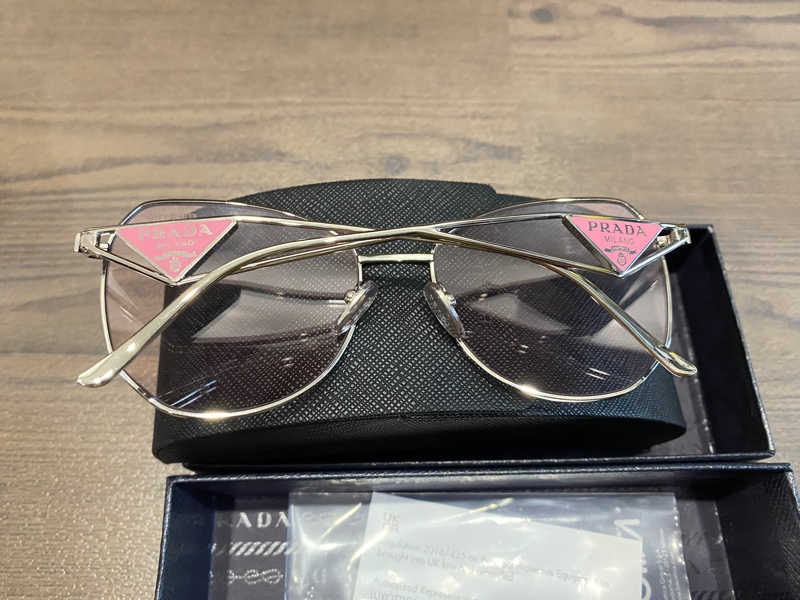 Kính Prada hồng KG+