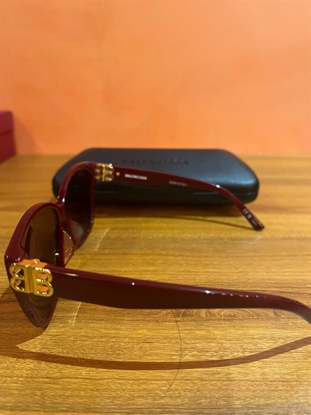 Kính Balenciaga gọng đỏ đô KG+
