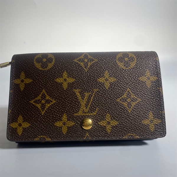 Ví LV nút vàng mới +