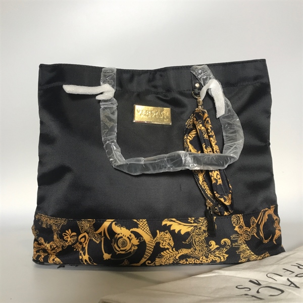 Túi Versace đen họa tiết vàng F+