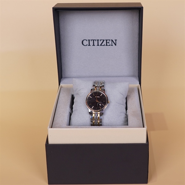 Đồng hồ nữ Citizen mặt tròn dây trắng phối vàng KG+