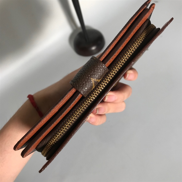 Ví LV cuốn sổ KG+