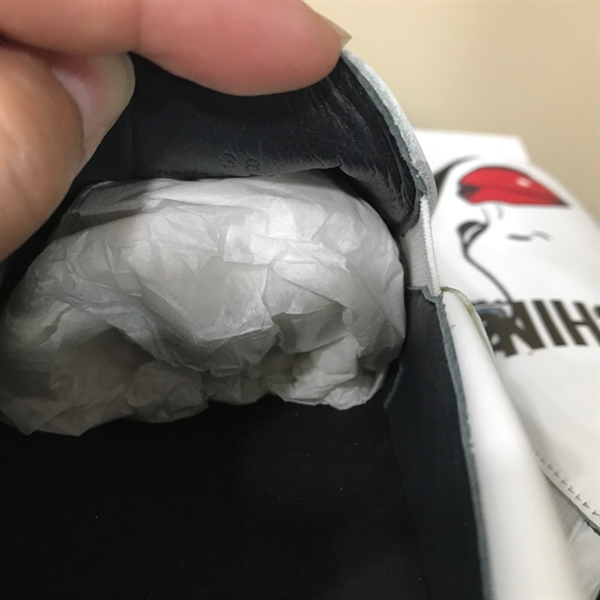 Giày Moschino Trắng Hình Mặt Nữ Size 38 KG+