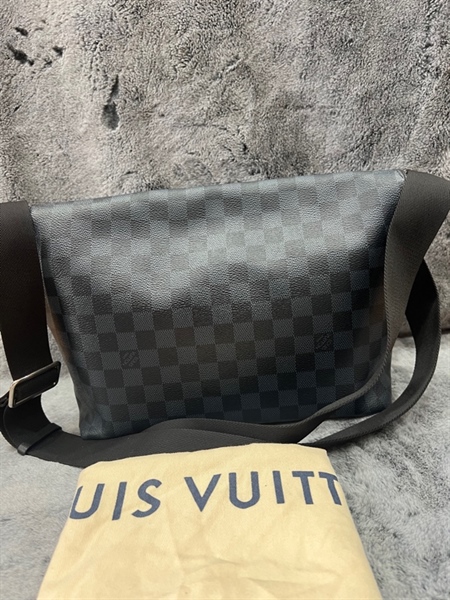 Túi LV đeo chéo xanh đen +