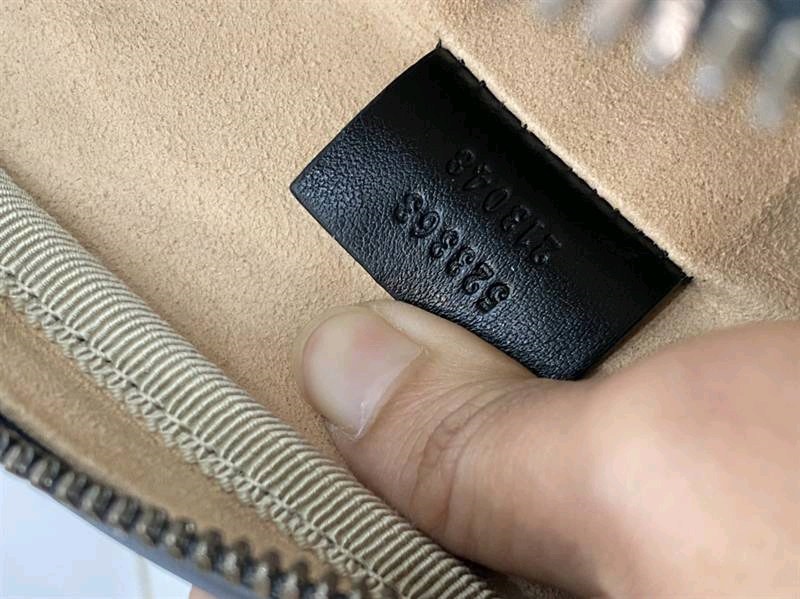 Túi GG đeo chéo + clutch màu đen KG+