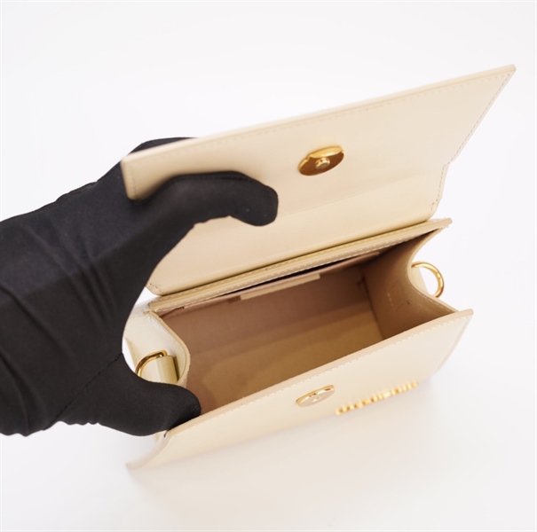 Túi Jacquemus màu kem size M KG+