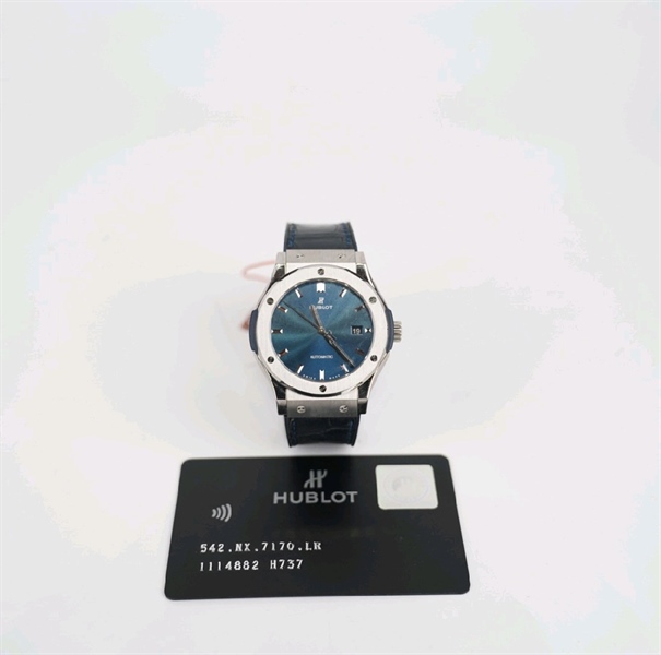 Đồng hồ Hublot màu xanh đen KG+