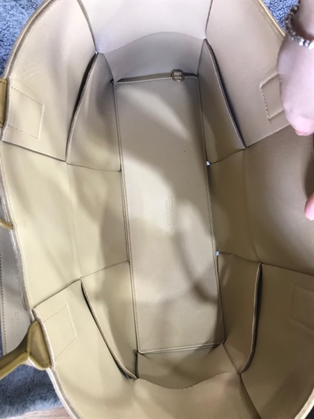 Túi Tote Bottega màu vàng nâu KG+