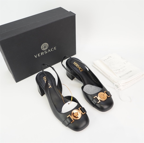 Giày Versace màu đen size 37 KG+