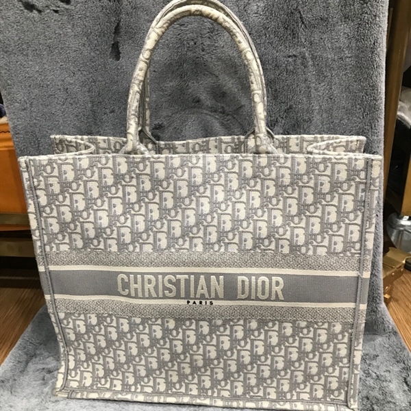 Túi Dior tote trắng xám+