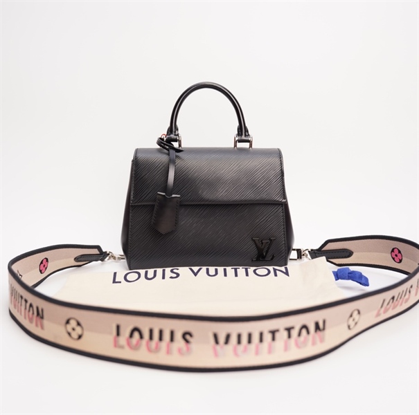 Túi LV clunny đen sz20 TB+