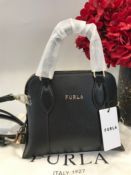 Túi Furla đen + khoá KG+