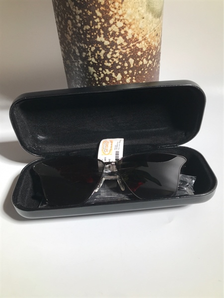 Kính Alexander MC Queen đen KG+