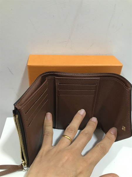 Ví LV Gập 3 Nút Nâu+