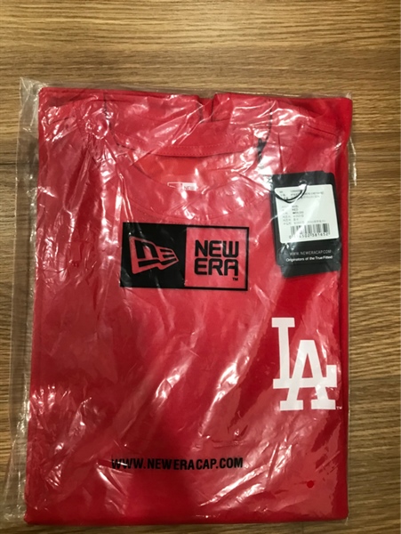 Áo Thun LA Đỏ KG+