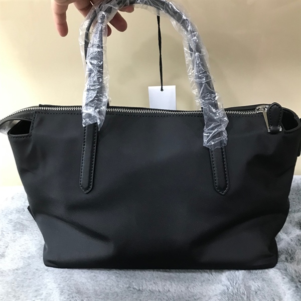 Túi Xách Karl Lagerfeld Đen Hình NGười KG+