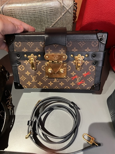 Túi LV cốp chữ nhật khoá vàng size 18 +