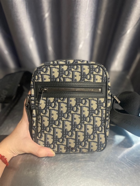 Túi đeo chéo Dior KG+