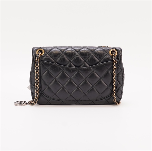 Túi Chanel gắn charm đồng xu size 20cm KG+