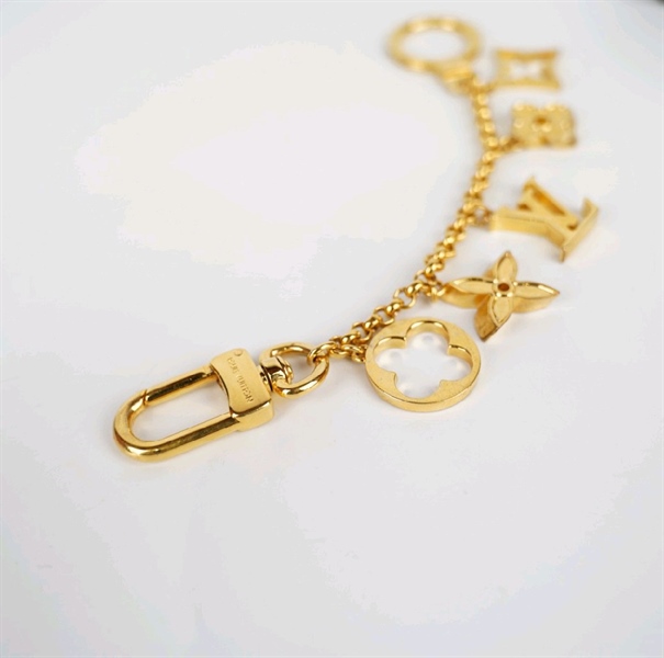 Móc khóa LV logo vàng +