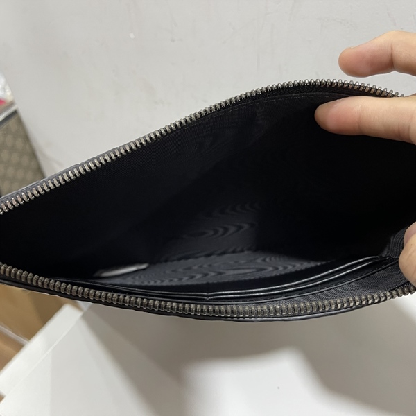 Túi clutch GG Đen Vân Nổi+