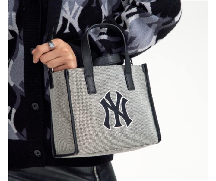 Túi xách NY đen KG +