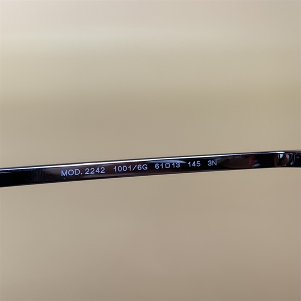 Kính Versace bầu trắng KG+