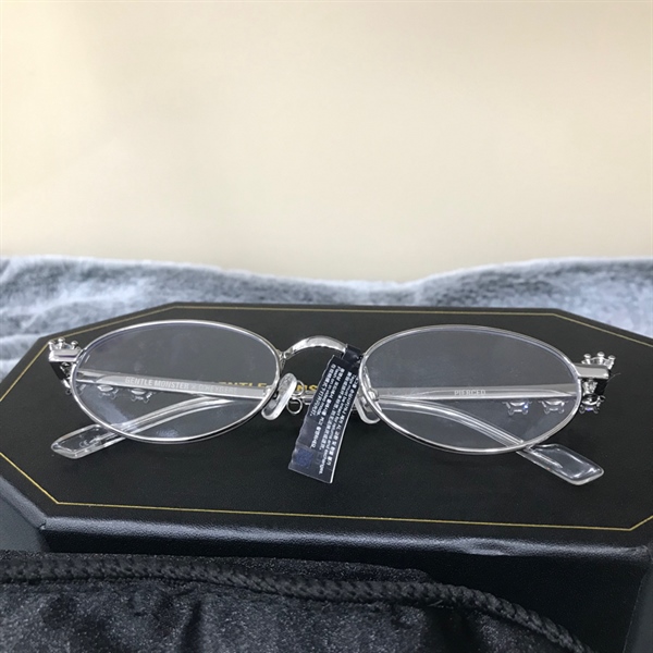 Kính Gentle Monster Trắng đính đá KG+