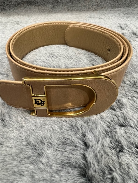 Thắt lưng Dior màu nâu kem mặt khóa vàng KG+