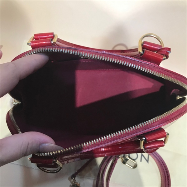 Túi LV Alma đỏ đô có ổ chìa+