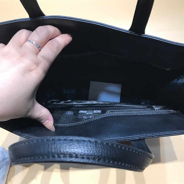 Túi tote Karl Lagerfeld chữ Love in Paris đen trắng+