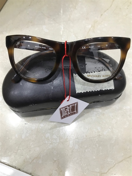 Kính Michael Kors Gọng Nâu Vàng Lớn KG+