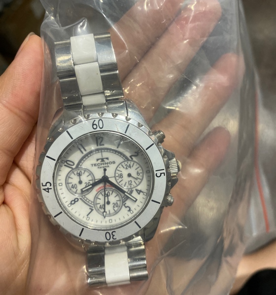 Đồng hồ Technos trắng bạc