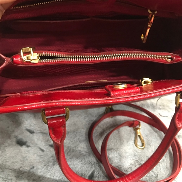 Túi xách Prada Alma đỏ +