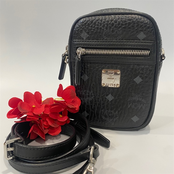 Túi đeo chéo MCM KG
