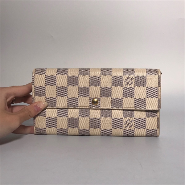 Ví LV ô màu kem trắng KG+