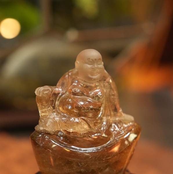 Tác phẩm di lặc tóc vàng +