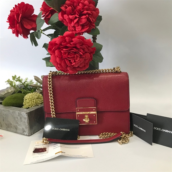 Túi đỏ đeo chéo D&G