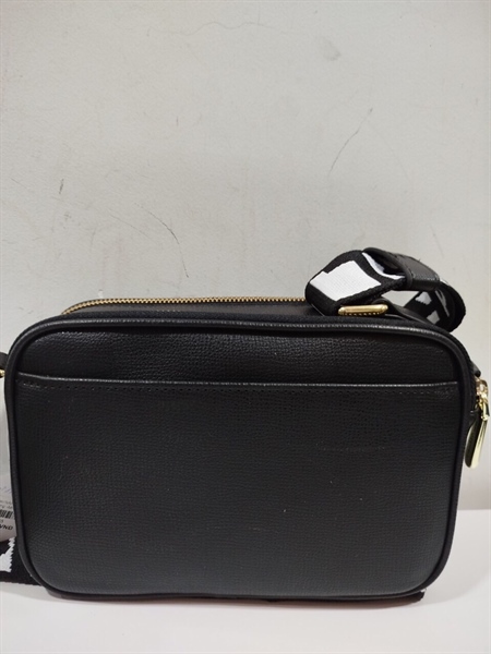 Túi Karl Lagerfeld Đen Chữ Vàng KG+