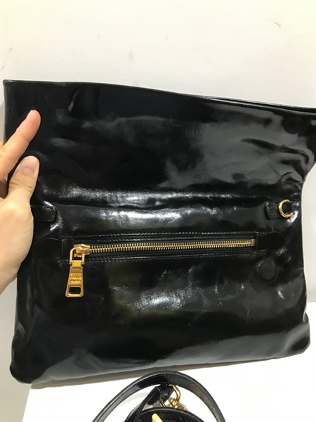 Túi Clutch Prada Đen Bóng KG+